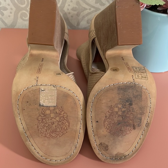 Vince Camuto peep toe soft booties - Picture 5 of 5